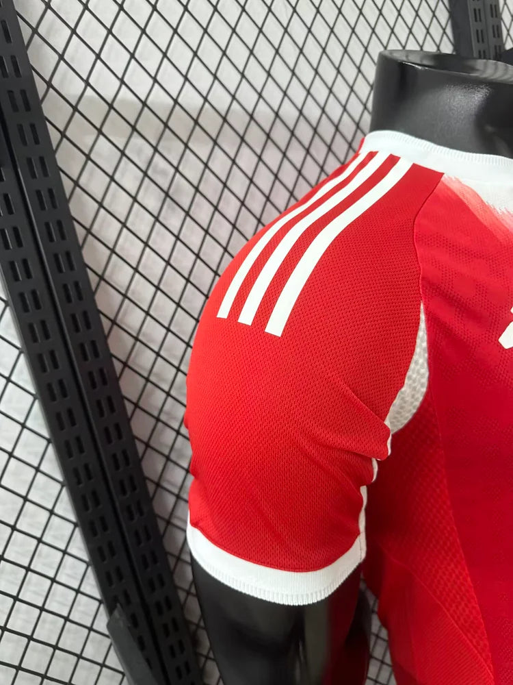 25/26 Bayern home players edition