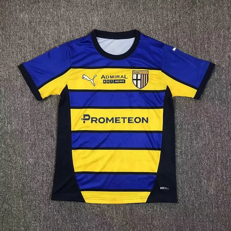 2024/25 Parma away jersey.