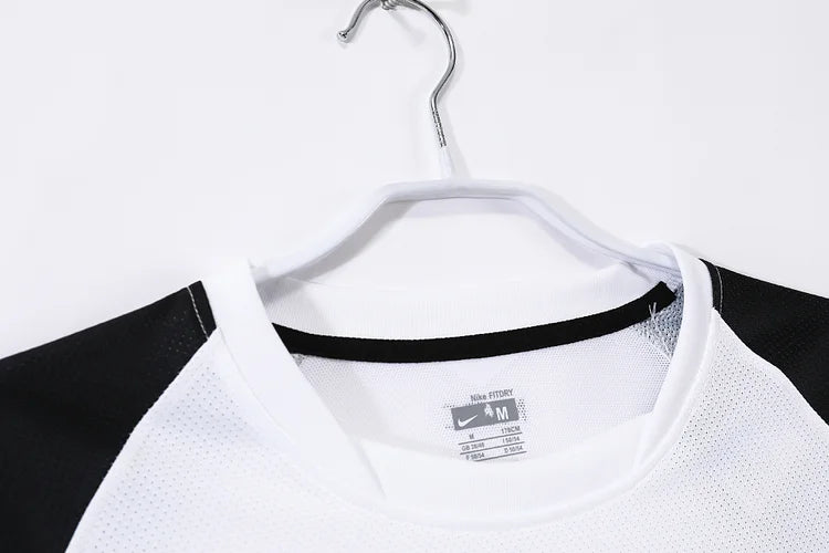 2010/11 Manchester United Away Shirt - Champions League Edition
