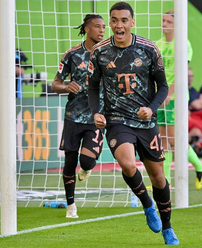 24/25 Bayern away players edition