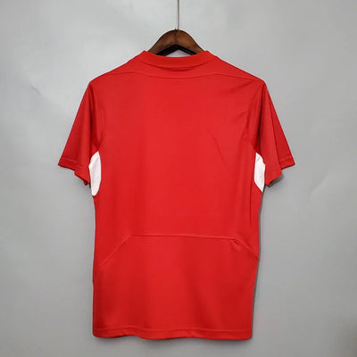 2004/05 Liverpool home retro jersey.