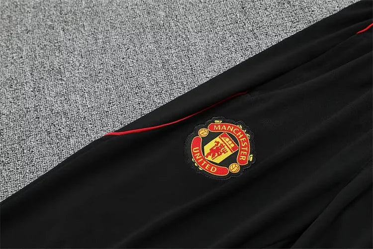 25/26 Manchester United red and black long-sleeved training suit