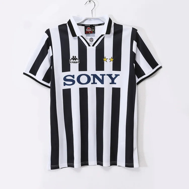 1996/97 Juventus home retro jersey