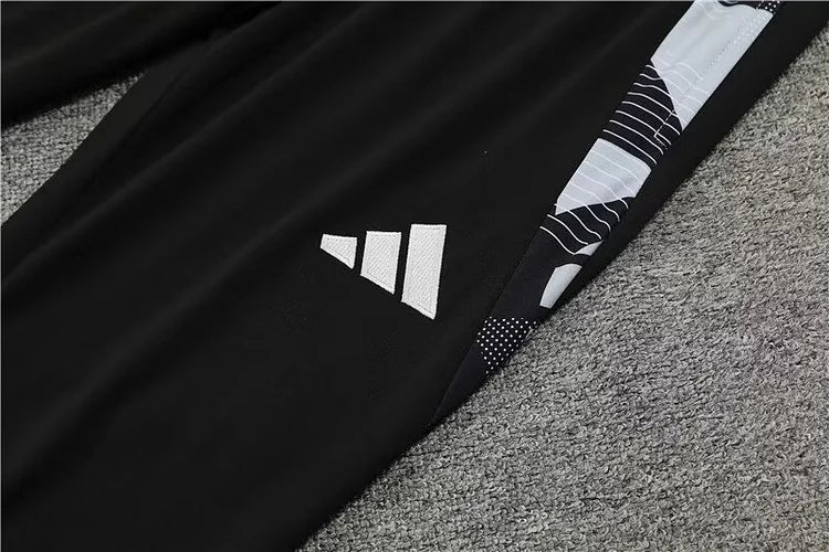 2024/25 Manchester United Black Long Sleeve Training Kit.
