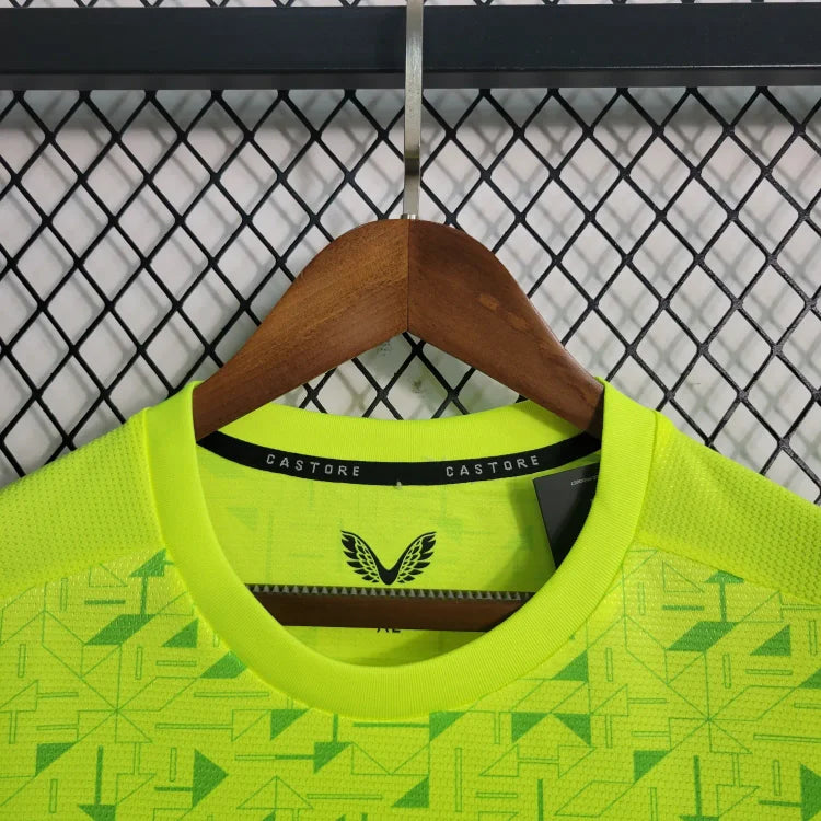 2023/2024 Wolverhampton Wanderers Goalkeeper Football Shirt