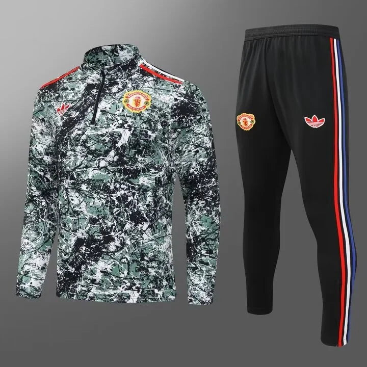2024/25 Manchester United Half Zip Training Kit..