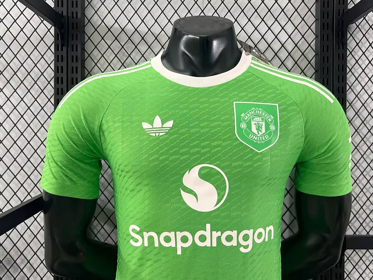 2025/2026 Manchester United Goalkeeper Player Edition