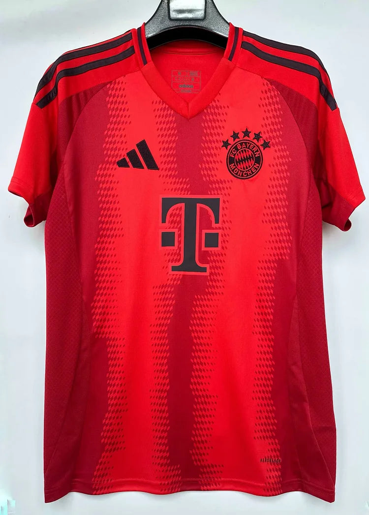24/25 Bayern home fans edition