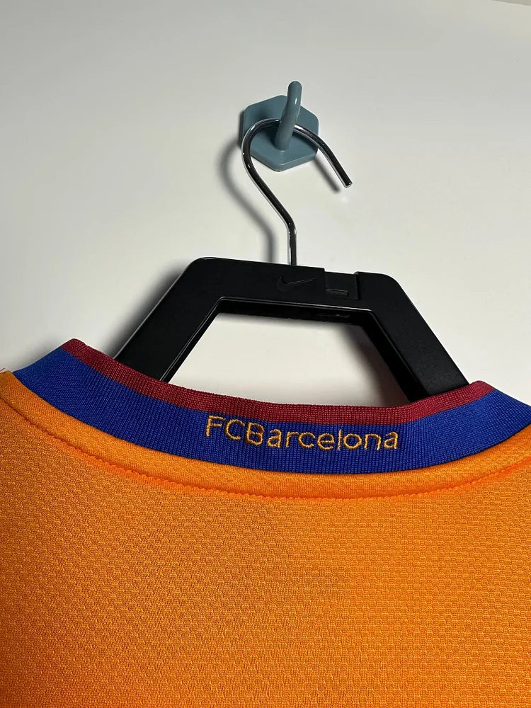 2006/07 Barcelona Away Retro Jersey