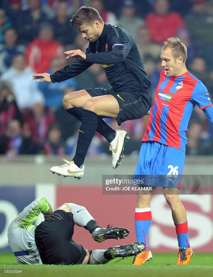 2011/12 Barcelona Away Long Sleeve - Player Edition