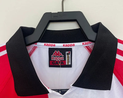1997/98 Bilbao home retro jersey.