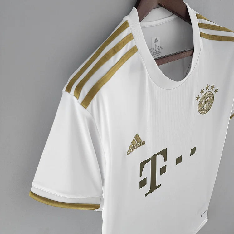 2022/23 Bayern away jersey