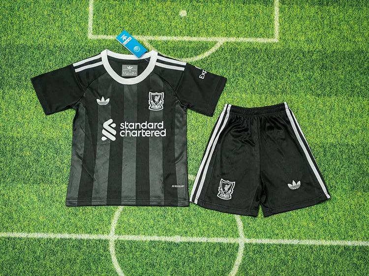 25/26 Liverpool goalkeeper children's clothing
