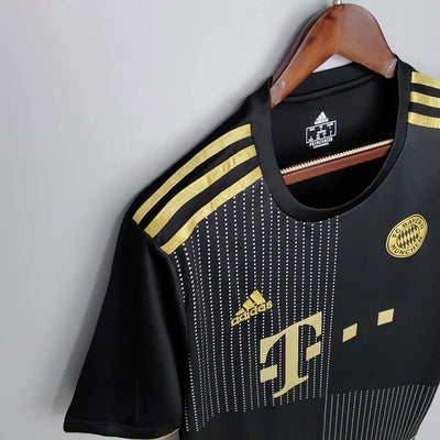 2021/22 Bayern away jersey