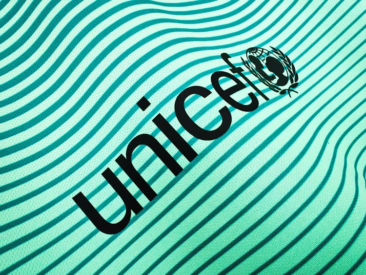2016/17 Barcelona second away kit