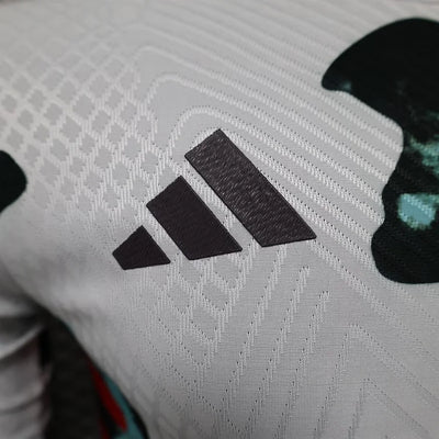 2025/26 Bayern Training Shirt - Player Edition