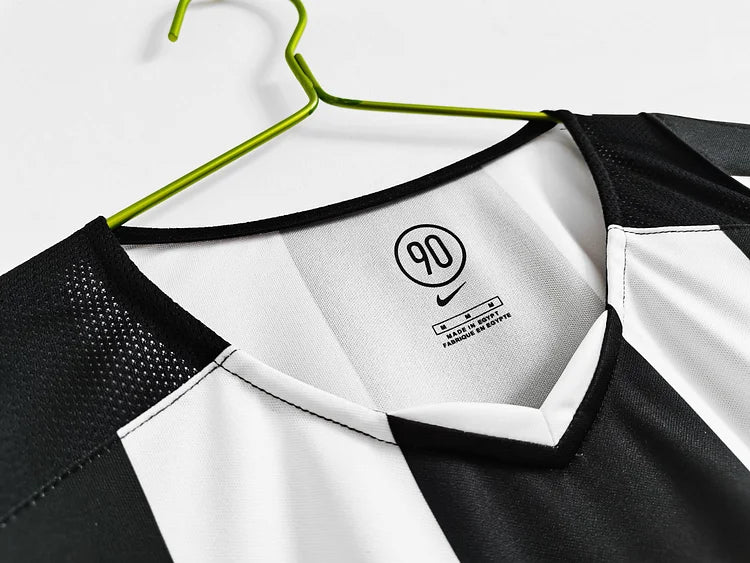 2004/05 Juventus home retro jersey