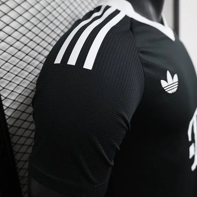 2024/25 Bayern goalkeeper jersey - player version