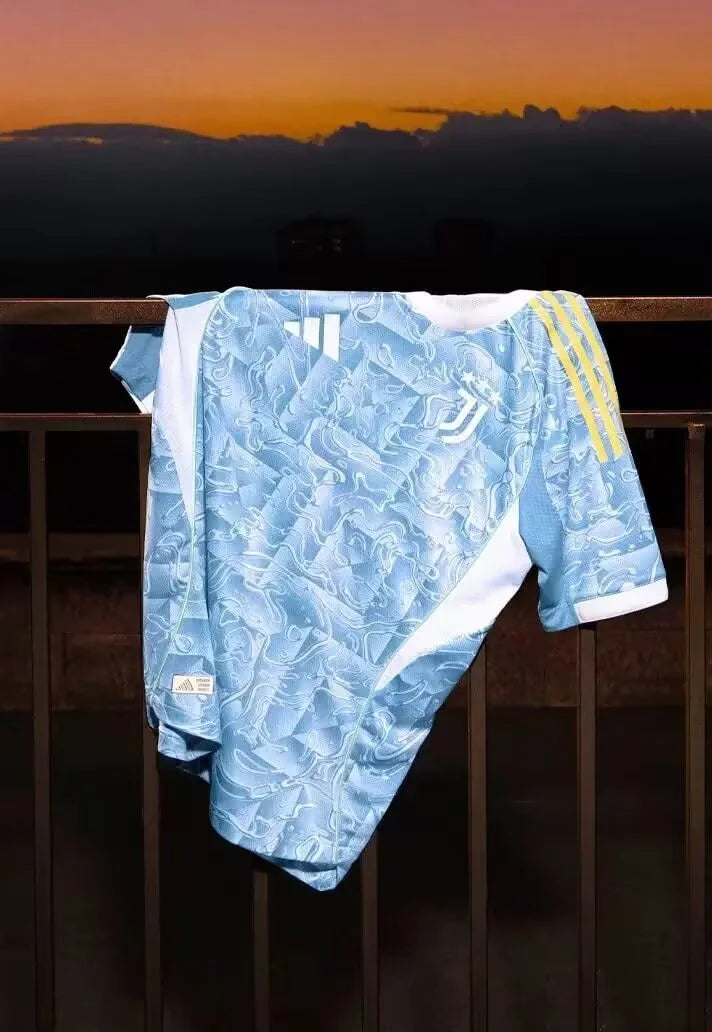 25/26 Juventus Away Player Edition