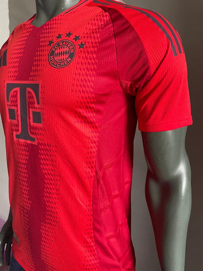 24/25 Bayern home players edition
