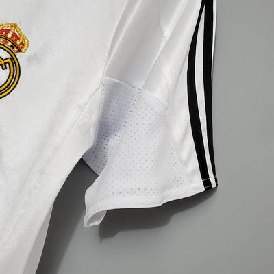 2004/05 Real Madrid home retro jersey.