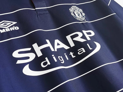 1999/00 Manchester United away retro jersey