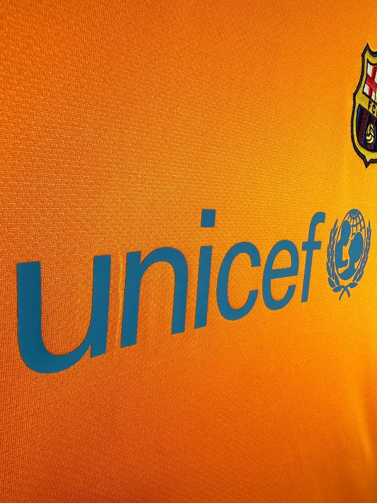 2006/07 Barcelona Away Retro Jersey