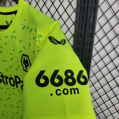 2023/2024 Wolverhampton Wanderers Goalkeeper Football Shirt