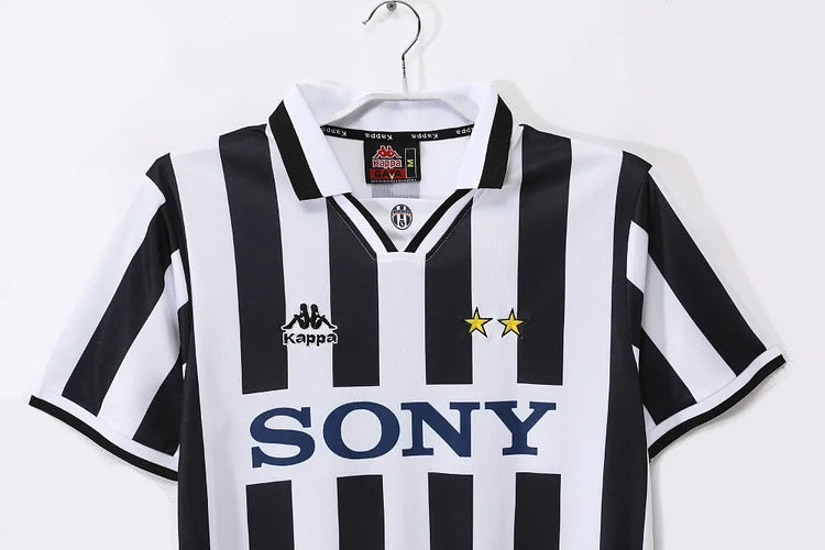 1996/97 Juventus home retro jersey