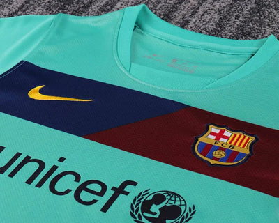 2010/11 Barcelona Away Retro - Kids Kit