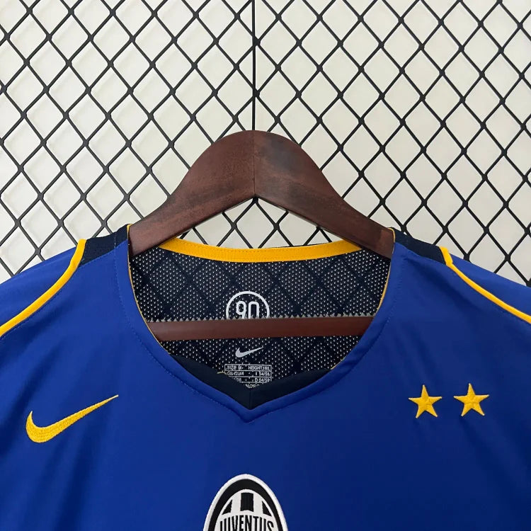 2004/05 Juventus away retro jersey