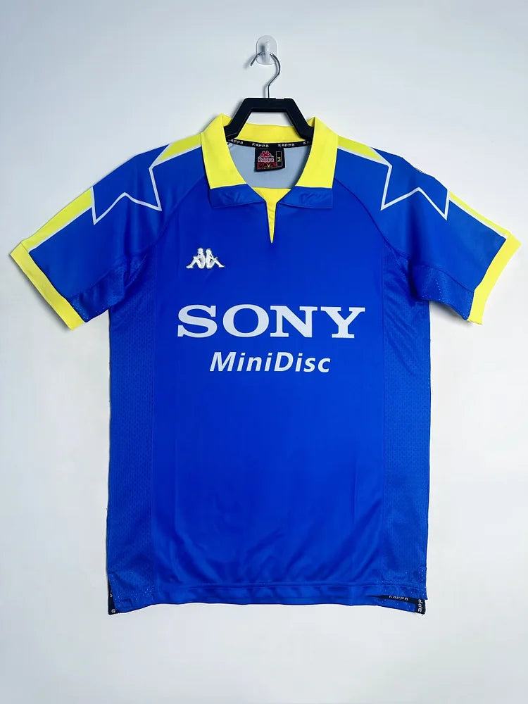 1997/98 Juventus Away Retro Shirt