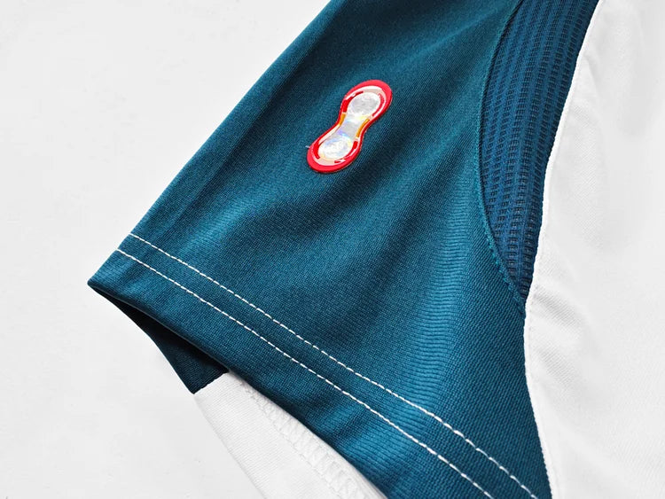 2006/07 Liverpool Second away jersey