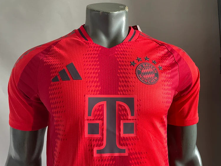 24/25 Bayern home players edition