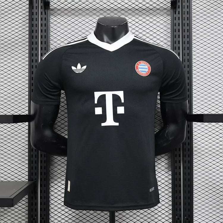 2024/25 Bayern goalkeeper jersey - player version