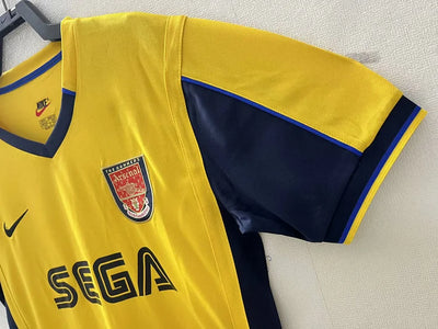 2000/01 Arsenal away jersey