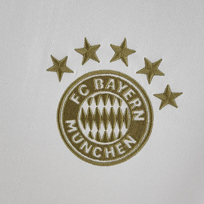 2022/23 Bayern away jersey