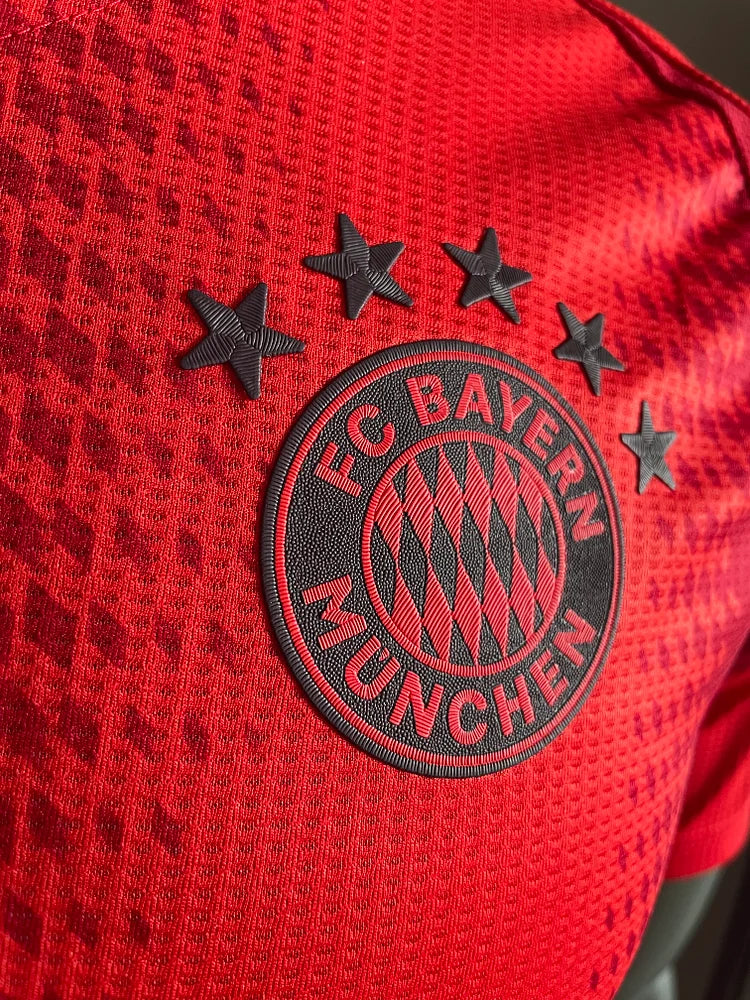 24/25 Bayern home players edition