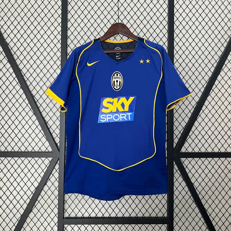 2004/05 Juventus away retro jersey
