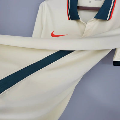 2021/22 Liverpool away kit.