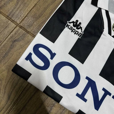 1996/97 Juventus Home Long Sleeve Shirt