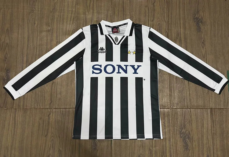 1996/97 Juventus Home Long Sleeve Shirt