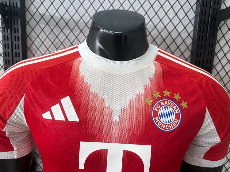 25/26 Bayern home players edition