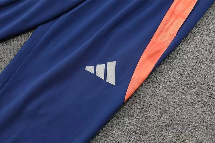 2024/25 Manchester United Half Zip Training Kit..